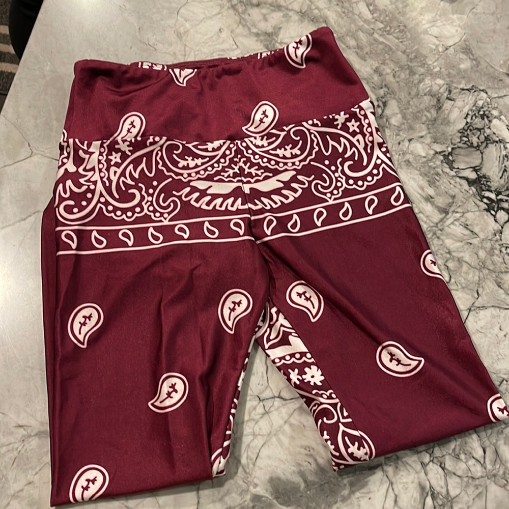 Goldsheep bandana leggings